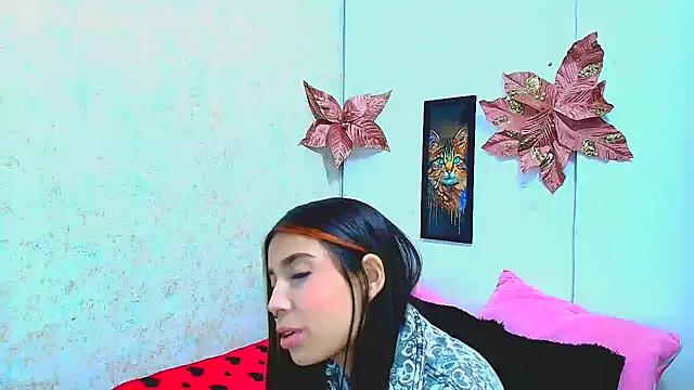 Rousse violett online show from 02.04.25