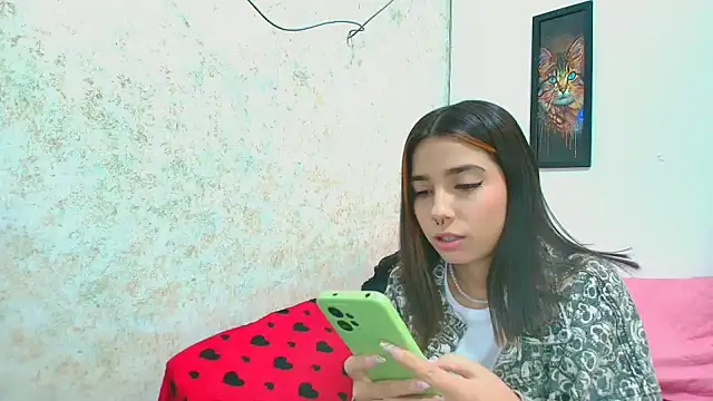 Rousse violett online show from 03.15.25