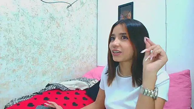 Rousse violett online show from 03.16.25