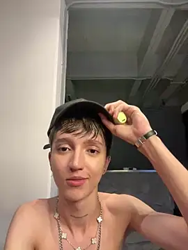 Snapshot of jeremy_salvatore chatting on 02.06.25 jeremy salvatore online show from 02.06.25