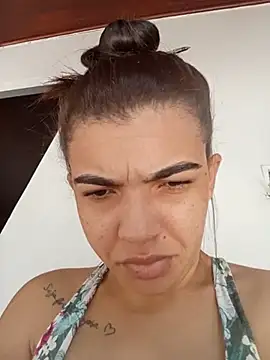Snapshot of oliveira_k chatting on 07.31.26 oliveira k online show from 07.31.26