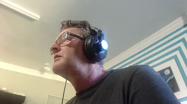 Snapshot of itsmeyes69 chatting on 01.20.25 itsmeyes69 online show from 01.20.25