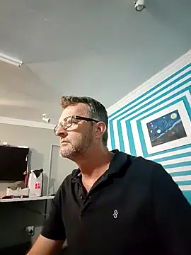 Snapshot of itsmeyes69 chatting on 01.29.25 itsmeyes69 online show from 01.29.25