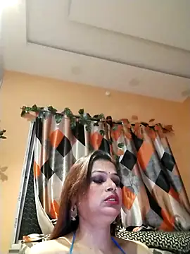 Snapshot of SANA-LEONI chatting on 05.12.26 SANA-LEONI online show from 05.12.26