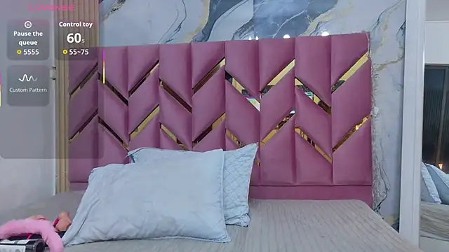 hotiergirl online show from 10.16.25