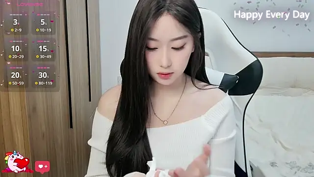 Snapshot of SlewVirus chatting on 10.27.25 SlewVirus online show from 10.27.25