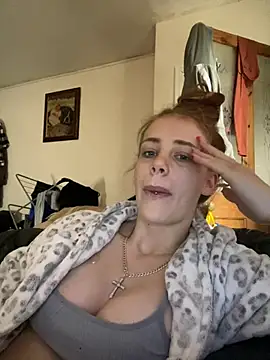 Snapshot of VioletxBlue chatting on 06.11.26 VioletxBlue online show from 06.11.26