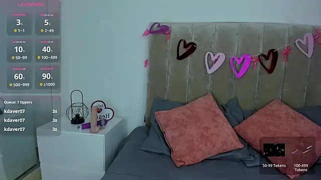 Dahlia Rousse online show from 02.22.25