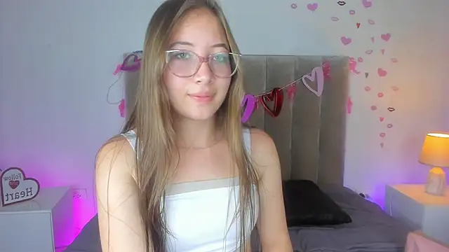 Dahlia Rousse online show from 03.14.25