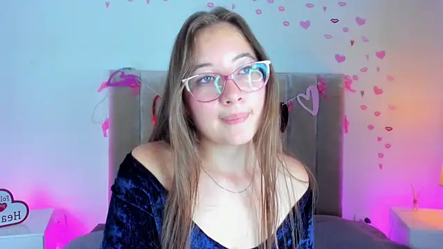 Dahlia Rousse online show from 03.22.25