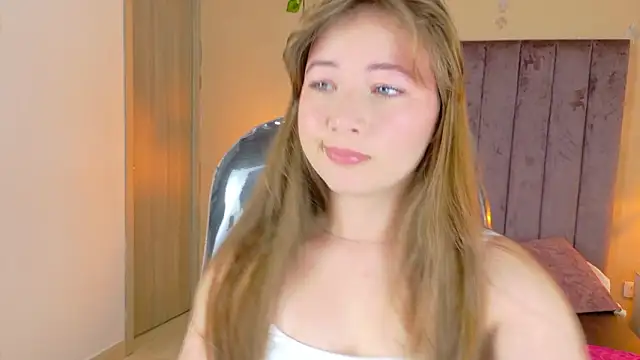 Dahlia Rousse online show from 02.21.26