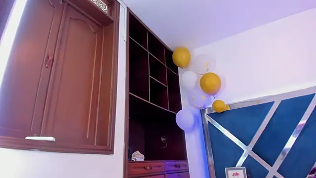 LucineArias online show from 12.05.25