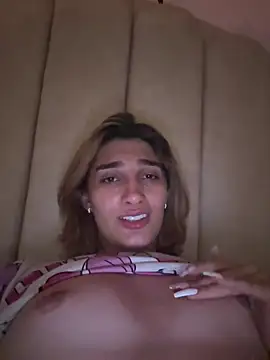 Snapshot of Queensara_ chatting on 03.02.25 Queensara online show from 03.02.25