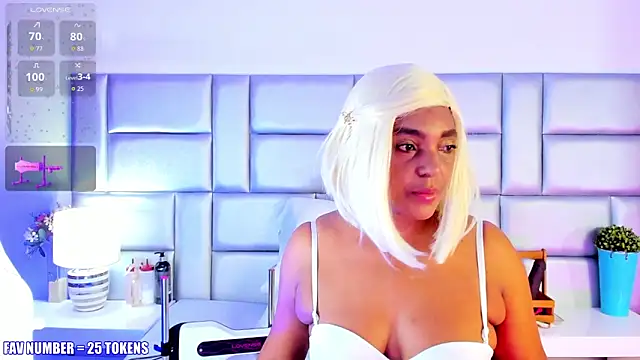 LovelyNickii online show from 11.02.25