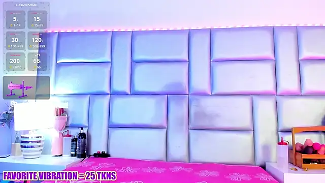 LovelyNickii online show from 04.18.26