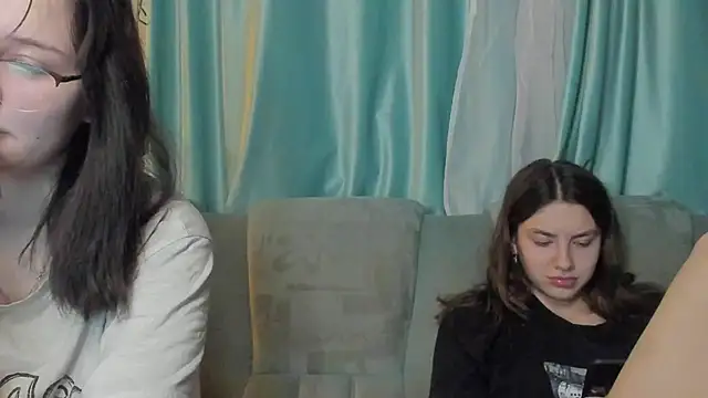 Snapshot of honey_love_honeyy chatting on 01.15.25 honey love honeyy online show from 01.15.25