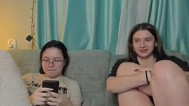 Snapshot of honey_love_honeyy chatting on 01.18.25 honey love honeyy online show from 01.18.25