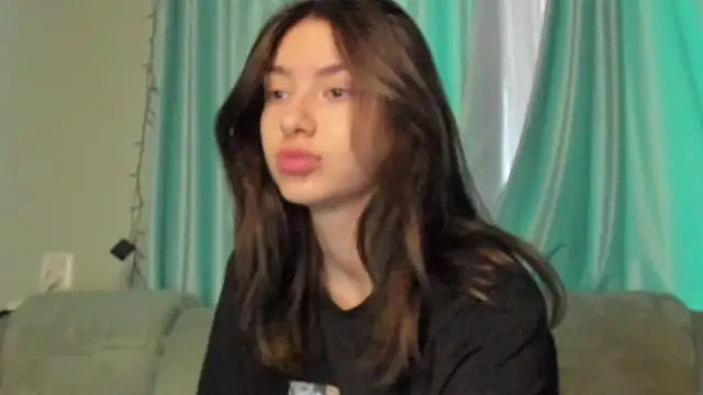 Snapshot of honey_love_honeyy chatting on 01.21.25 honey love honeyy online show from 01.21.25