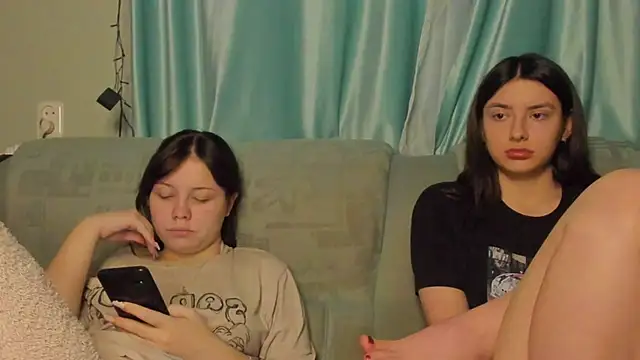 Snapshot of honey_love_honeyy chatting on 01.21.25 honey love honeyy online show from 01.21.25