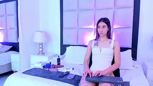 Snapshot of MeganPresleyy chatting on 03.06.25 MeganPresleyy online show from 03.06.25