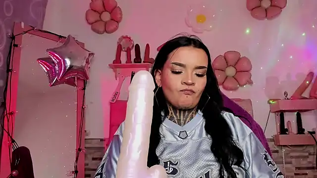 amyswallow7 online show from 10.25.25