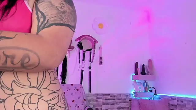 Snapshot of amyswallow7 chatting on 02.13.26 amyswallow7 online show from 02.13.26