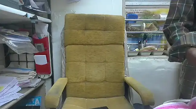 Snapshot of cute_modell chatting on 02.06.25 cute modell online show from 02.06.25