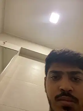 Snapshot of cute_modell chatting on 10.17.25 cute modell online show from 10.17.25