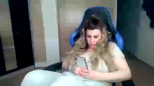 Snapshot of vanillachocduo chatting on 03.10.25 vanillachocduo online show from 03.10.25