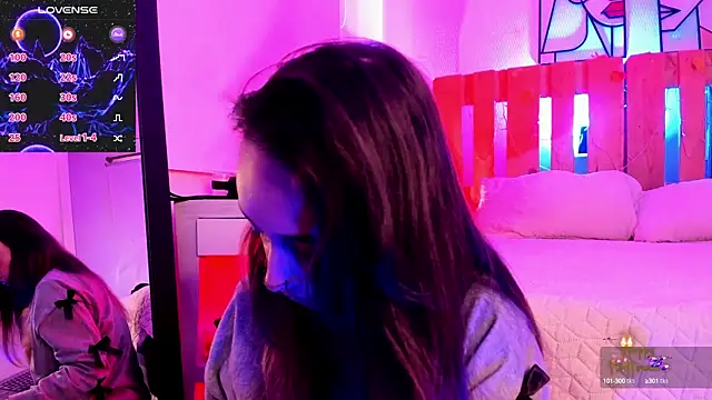 coral jonesss online show from 10.14.25