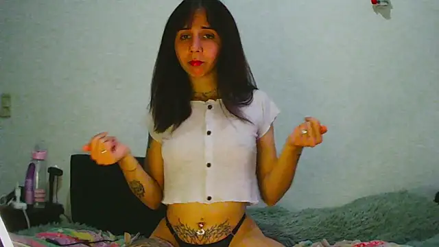 Snapshot of w4xxita chatting on 05.27.26 w4xxita online show from 05.27.26