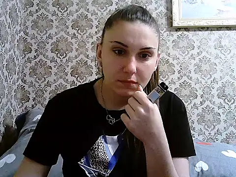Snapshot of Yuliia30 chatting on 05.14.26 Yuliia30 online show from 05.14.26