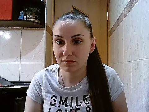Snapshot of Yuliia30 chatting on 05.28.26 Yuliia30 online show from 05.28.26
