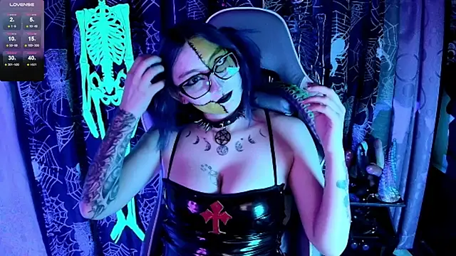 Kimlennox  online show from 11.15.25