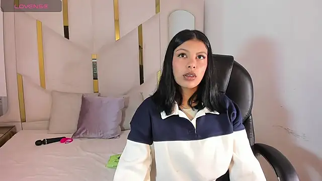 Salmaportman69 online show from 02.14.26