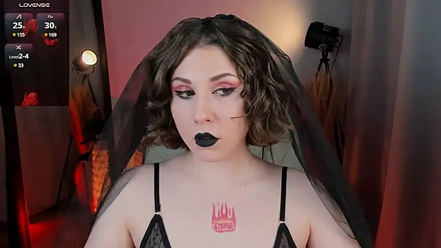 Eva Moss  online show from 01.14.25