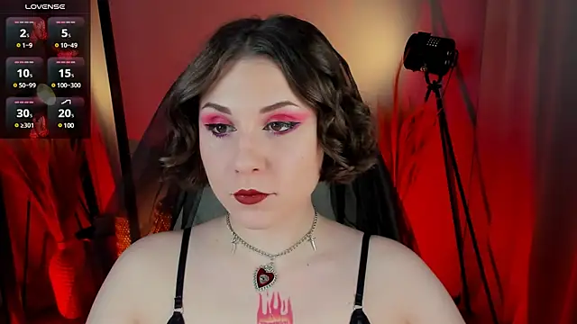 Eva Moss  online show from 01.22.25