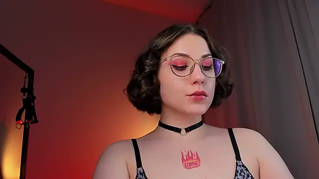 Eva Moss  online show from 03.01.25