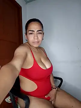 CarolinePolsen online show from 11.29.25