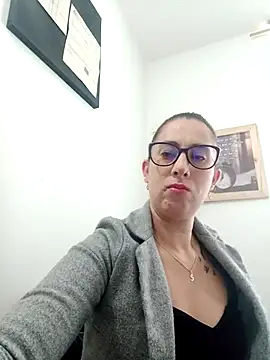 CHARLOTTE 1711 online show from 02.12.25