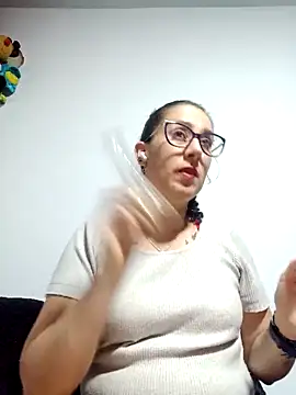 CHARLOTTE 1711 online show from 10.10.25