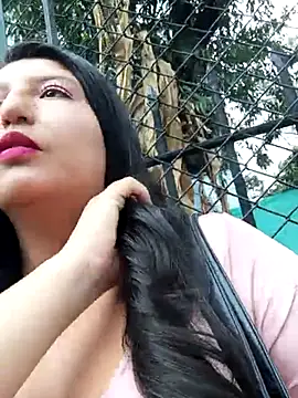 Snapshot of Melyy_Edii chatting on 02.26.25 Melyy Edii online show from 02.26.25