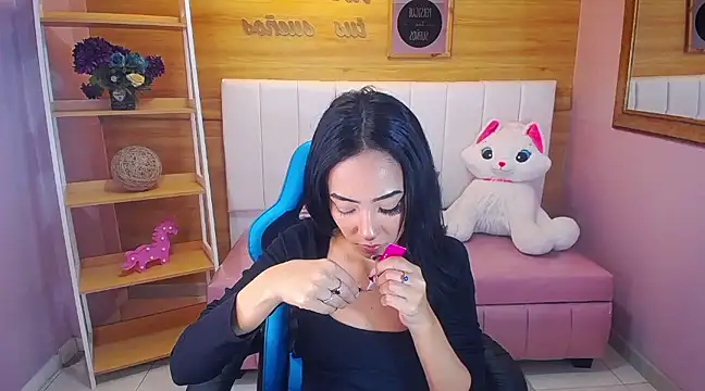 victoria ricci a online show from 02.10.25