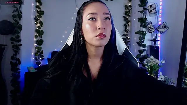 victoria ricci a online show from 10.07.25