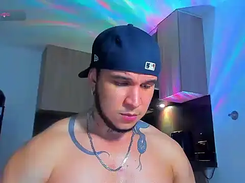 Snapshot of austinoficial chatting on 05.06.26 austinoficial online show from 05.06.26