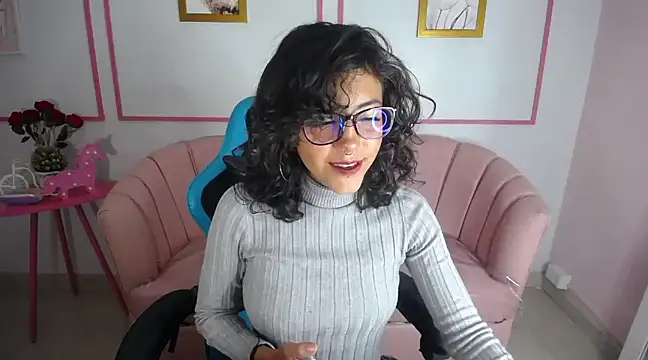 Snapshot of zoe_ch_ chatting on 03.17.25 zoe ch online show from 03.17.25