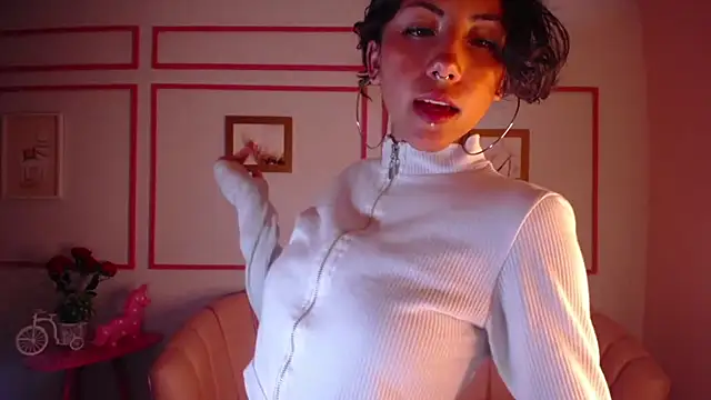 Snapshot of zoe_ch_ chatting on 03.20.25 zoe ch online show from 03.20.25