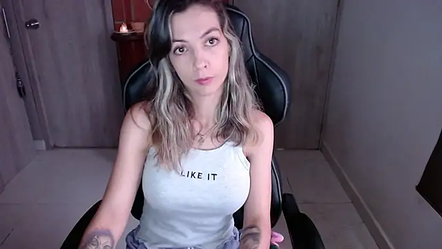 Princezzlove3 online show from 02.04.25