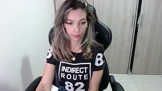 Princezzlove3 online show from 02.15.25