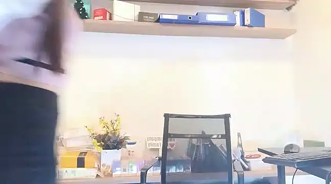 Lush-Office online show from 02.11.25